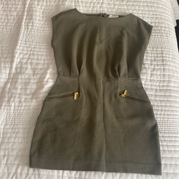 Michael Korea - Olive mini dress in Sz 8 - Picture 1 of 5